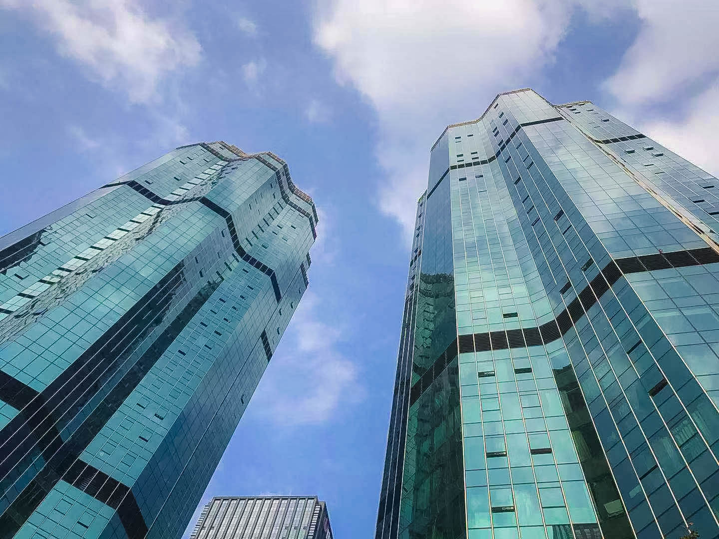 守护常在 美好永续|UG环球物业服务项目钱塘航空大厦获评五星级物业服务项目