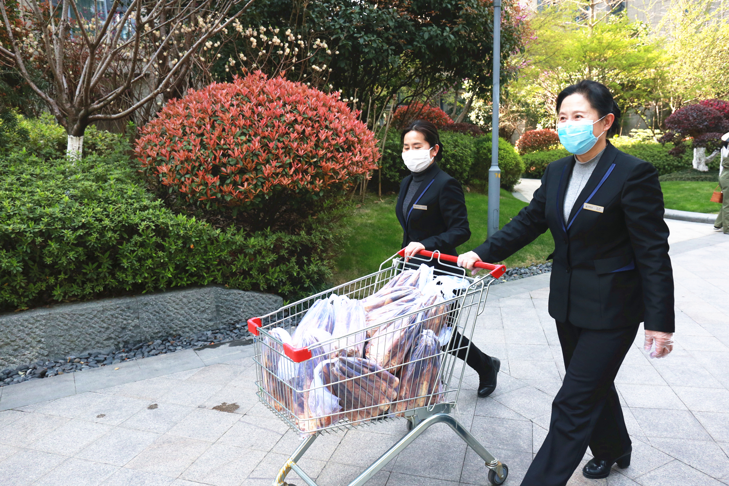 同心筑梦 守望美好|UG环球物业服务集团荣获“抗疫突出贡献单位”、“2019-2020届西湖区文明单位”等多个奖项